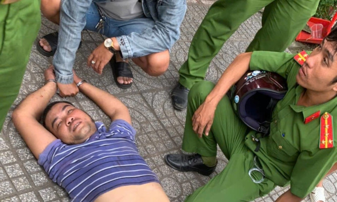 Kẻ cướp ô tô, tông hàng loạt xe có thể đối diện hình phạt nào? Ke cuop o to, tong hang loat xe co the doi dien hinh phat nao?