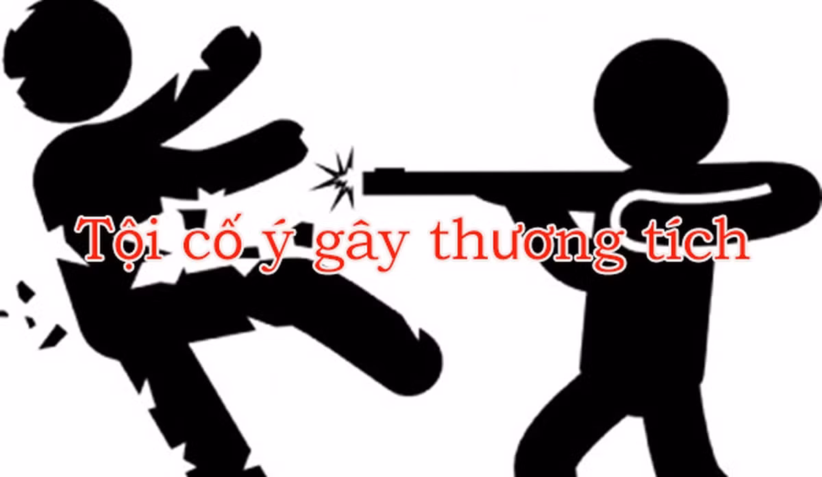 Các nạn nhân được cấp cứu kịp thời nên thoát chết. Tuy nhiên, lo sợ bị trả thù, những người này không dám tố cáo với cơ quan Công an, có người còn rút đơn kiện. Sau đó, Công an quận Hoàng Mai vẫn ra quyết định khởi tố bị can, truy nã Long và đồng bọn về tội Cố ý gây thương tích. (Ảnh minh họa, nguồn internet( 