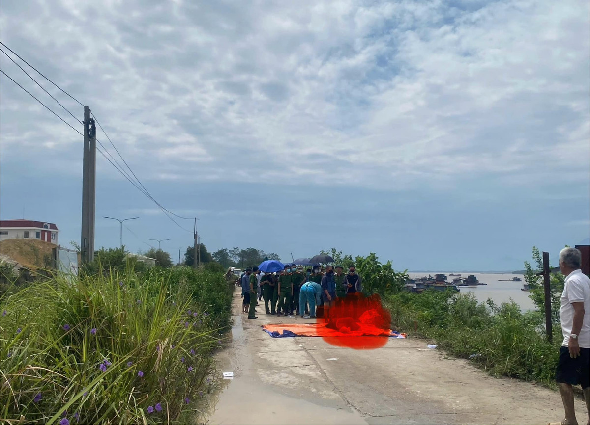 Vụ sập cầu Phong Châu: Phát hiện thêm 1 thi thể nạn nhân Vu sap cau Phong Chau: Phat hien them 1 thi the nan nhan