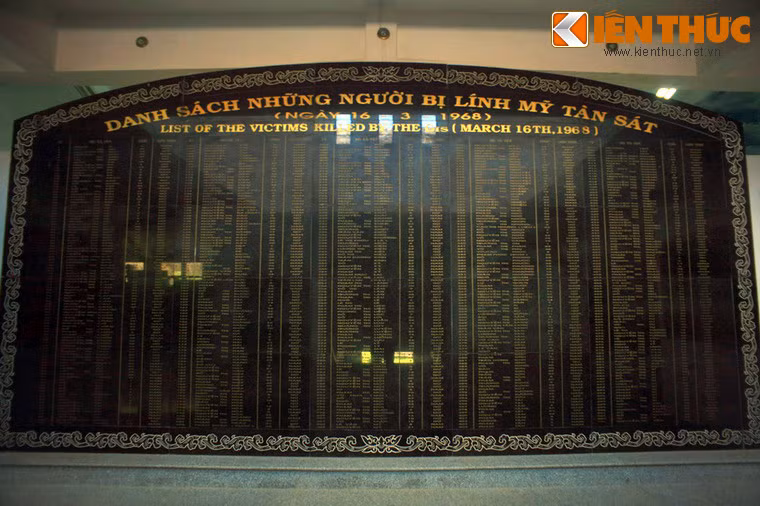 Bia đá khắc tên những người bị lính Mỹ tàn sát ngày 16/3/1968.