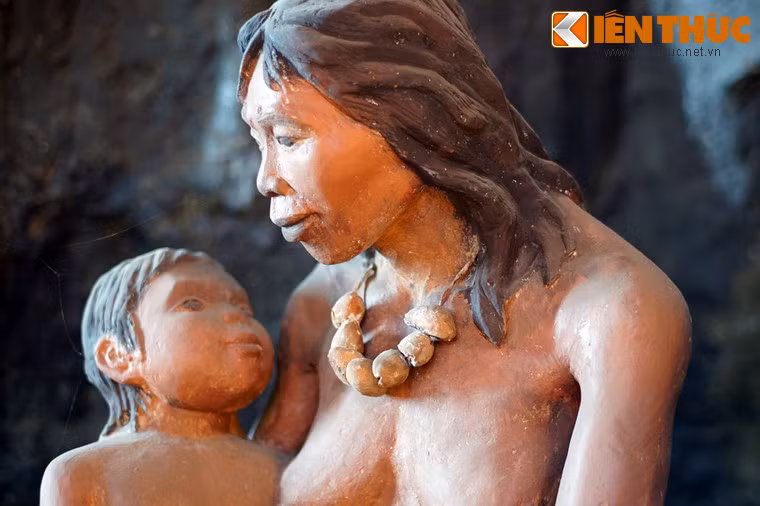 Người phụ nữ càng có địa vị, số lượng vỏ ốc sẽ nhiều hơn.