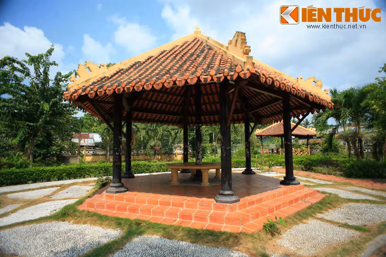 Nhờ vậy công trình văn hóa đặc sắc này mới tồn tại đến hôm nay...