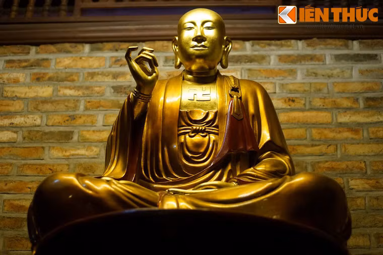 Có nhiều lý giải khác nhau về nguồn gốc của tác phẩm. Theo tư liệu của chùa Hòe Nhai thì vào thời vua Lê Hy Tông (1663-1716), Phật giáo bị Nho giáo lấn át, vua ban sắc lệnh đuổi hết sư sãi ở các chùa lên rừng, trong đó có thiền sư Tông Diễn. Trước pháp nạn quá nặng nề này, ông đã tìm cách trở lại kinh thành Thăng Long, nhằm giáo hóa vua Lê Hy Tông.