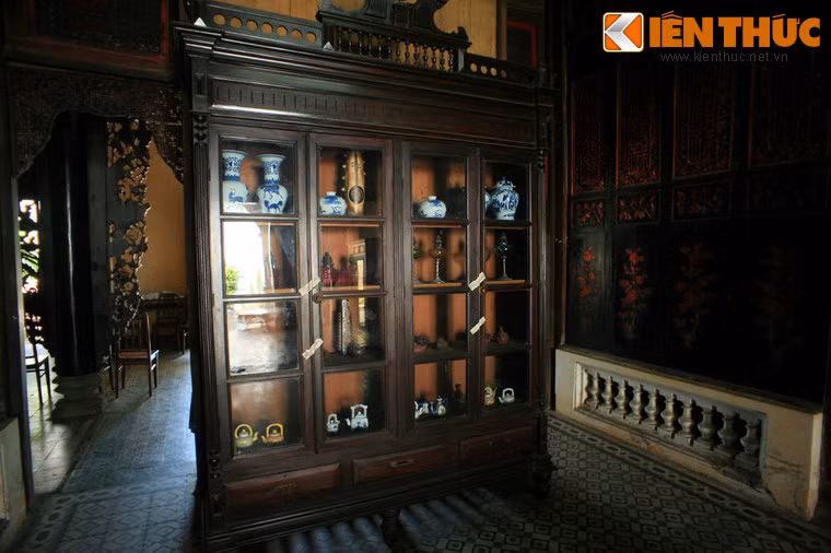 Năm 1986, cuốn tiểu thuyết đã được đạo diễn Jean-Jacques Annaud dựng thành phim cùng tên.