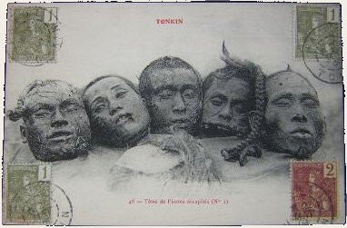 Thủ cấp của các phạm nhân sau một vụ xử chém.