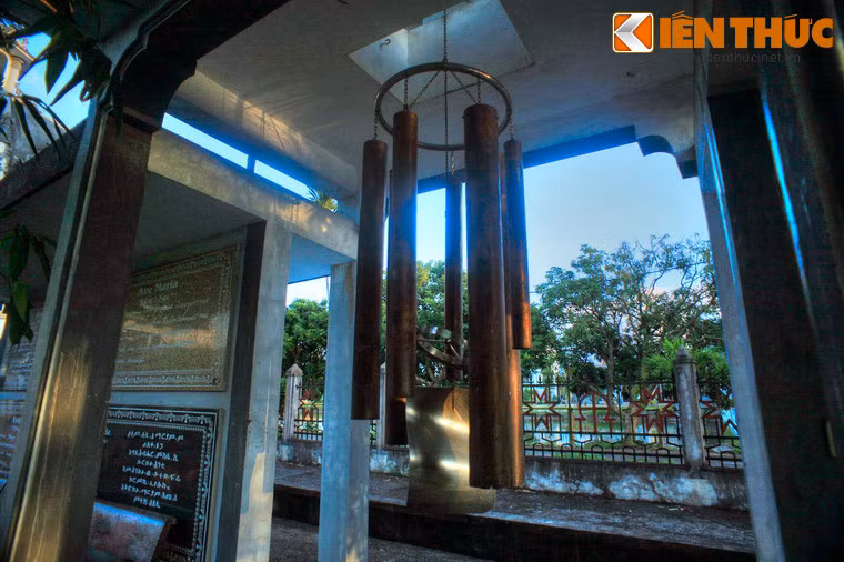 Bộ chuông gió 7 cung làm bằng đồng.