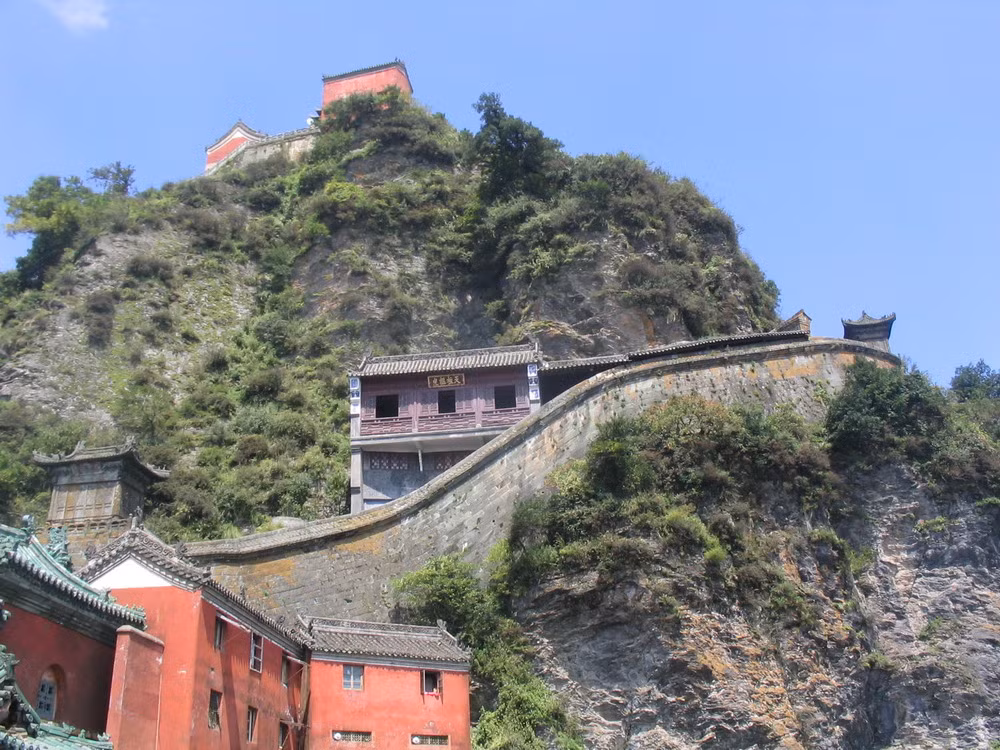 Sang đến đời Thanh, đạo Giáo vẫn được coi trọng, và các công trình trên núi Võ Đang tiếp tục được củng cố và mở rộng.