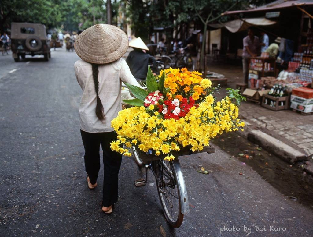 Gánh hàng hoa Hà Nội.