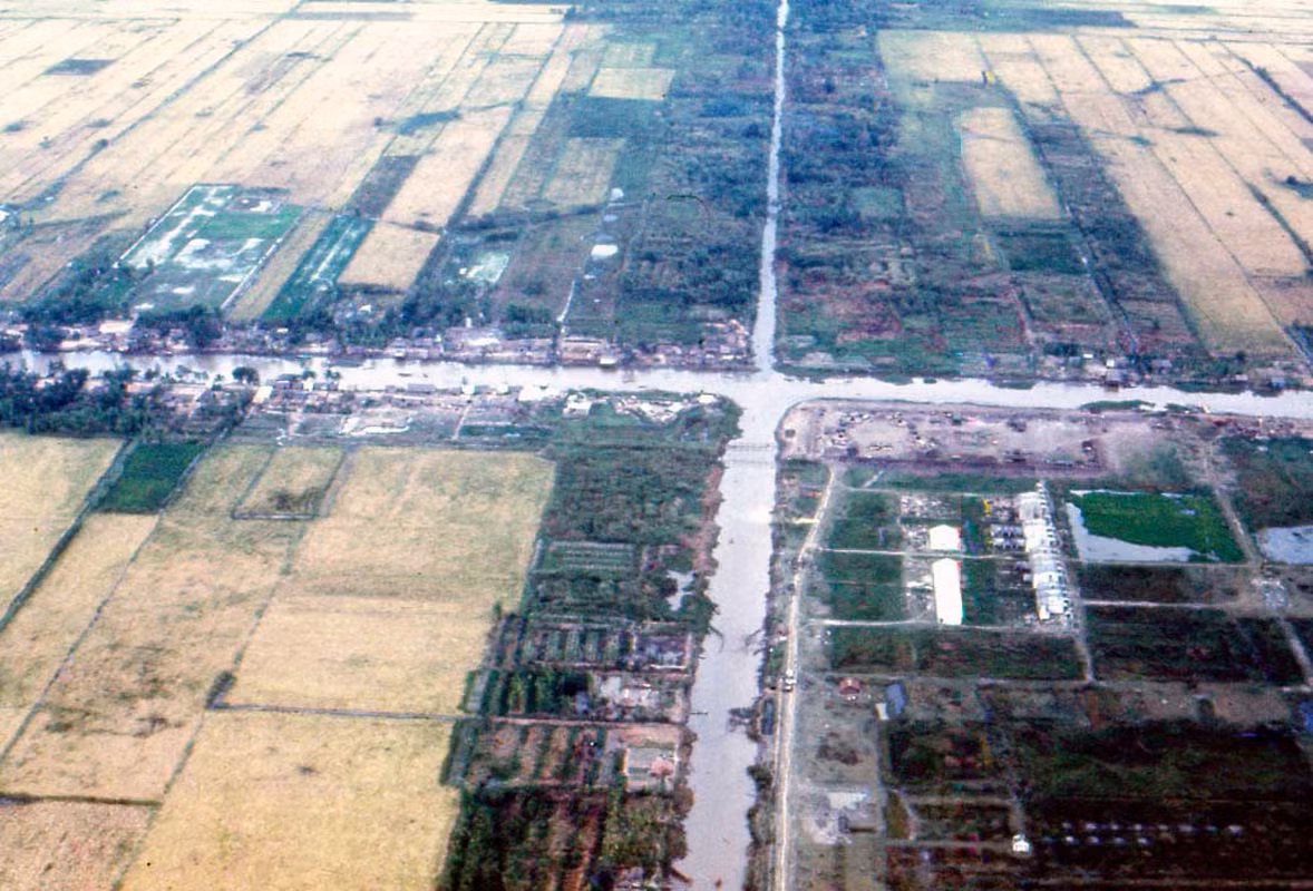 Một "ngã tư" sông ở Hậu Mỹ Bắc A, Cái Bè, Định Tường.