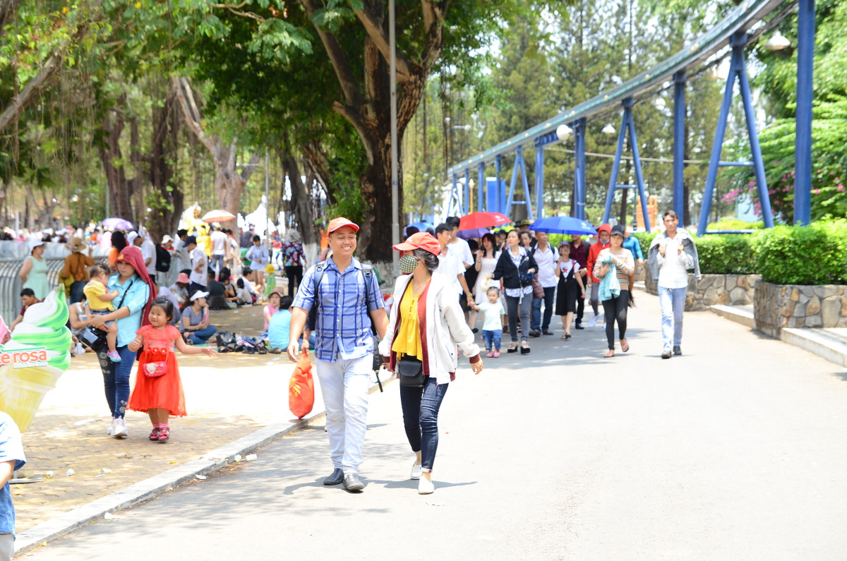 Nguoi Sai Gon do xo di tron nang ngay nghi le 30/4-Hinh-3