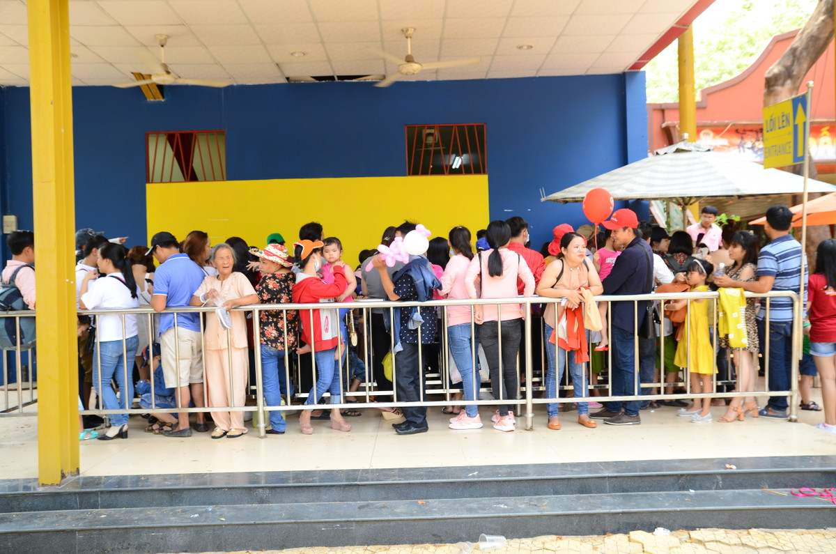 Nguoi Sai Gon do xo di tron nang ngay nghi le 30/4-Hinh-4