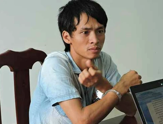 Sau khi gây án, Điểm trốn ra Đồng Nai rồi đi nhờ xe container để ra Bắc. Khi đi, Điểm không quên mua 1 con dao dài khoảng 30cm, thay thế cho con dao đã dùng để giết anh Phước, thủ sẵn trong túi. Đến khoảng 23h ngày 21/8/2014, hắn xuống xe tại ngã ba Phú Tài, thành phố Quy Nhơn, tỉnh Bình Định. Tại đây, Điểm nói "đi lỡ đường", "bị mất hết đồ đạc" để nhờ một người đàn ông tên H. giúp đỡ tìm việc làm. 