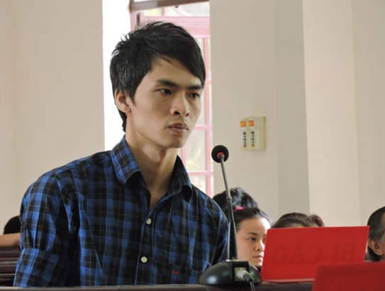 Tối 14/9/2014, anh K. chở Điểm đến nhà ông Can trên đường Bùi Thị Tự Nhiên tại phường Đông Hải 1 (quận Hải An, Hải Phòng). Sau khi được ông Can cho ăn uống rồi đi ngủ, 0 giờ đêm đó, đợi ông Can ngủ say, Điểm đã lấy con dao mang theo, giấu sẵn dưới gối, sau đó ra tay sát hại nạn nhân bằng 7 nhát dao vào vùng cổ, vai ngay trên giường ngủ. Sau đó, Điểm lấy xe máy và điện thoại của nạn nhân rồi tẩu thoát. Tại cơ quan công an, Trần Văn Điểm thừa nhận, bản thân hắn là người đồng tính, lười lao động lại thích tiêu xài, nên thường tìm những con mồi cũng là người đồng tính có tài sản, sau đó chủ động rủ nạn nhân đến những nơi vắng vẻ để gây án.