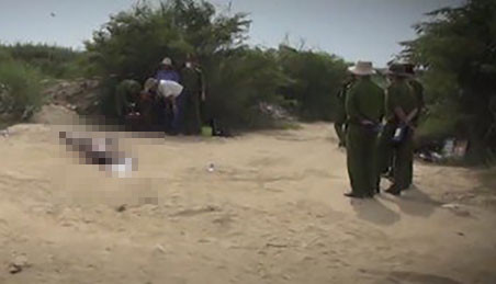 Nạn nhân được xác định là Lê Minh Hiệp (SN 1983, ngụ xã Đức Hòa, huyện Mộ Đức, tỉnh Quảng Ngãi). Anh Hiệp là người kinh doanh, làm ăn khá phát đạt, không mâu thuẫn với ai. Tuy nhiên, anh Hiệp dù đã có vợ con, nhưng lại có nhiều mối quan hệ gần gũi với đàn ông. Lần theo nhiều mối quan hệ đồng tính của anh Hiệp trên địa bàn TP Quảng Ngãi, CQĐT phát hiện đối tượng tên Ngọc, làm nghề tẩm quất, nhưng có thể là tên giả vì người này nói bị kẻ gian lấy hết giấy tờ. Một người dân cho biết, có bạn ở Bình Định giới thiệu Ngọc đến xin việc làm. Sau đó, anh này có giới thiệu Ngọc với Hiệp. Anh Hiệp nói chuyện với Ngọc một lát rồi 2 người đi đâu không rõ. (Ảnh minh họa, nguồn internet)