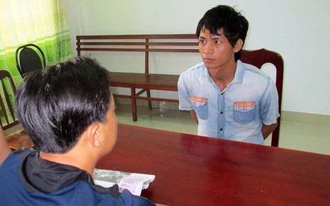 Để thực hiện ý định, Điểm nói với Hiệp là lần đầu tiên đến đây nên muốn được chở đi dạo cho biết thành phố Quảng Ngãi. Khi thấy Điểm bước lên ngồi phía sau xe của Hiệp và cầm theo túi (trong đó có con dao mà Điểm đã mua trước đó), Ng. liền hỏi mang theo làm gì, để ở nhà cũng được thì Điểm trả lời, mang theo cho... đẹp. Đi dạo khoảng 15 - 20 phút, Hiệp ghé vào cây xăng; sau khi trả tiền đổ xăng, Hiệp bỏ ví tiền vào cốp xe rồi tiếp tục chở Điểm dạo lòng vòng. Đến chỗ vắng, Điểm liền đâm nạn nhân tử vong rồi lục túi quần của nạn nhân lấy chìa khóa xe. Điểm phóng xe lên quốc lộ 1A, chạy thẳng một mạch theo hướng phía Nam... 