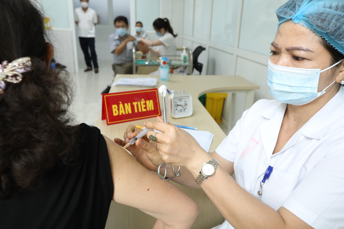 Ngoài Nanogen, các loại vắc xin COVID-19 của Viện vaccine và sinh phẩm y tế Nha Trang (IVAC), Công ty vaccine và sinh phẩm số 1 (Vabiotech) và Trung tâm nghiên cứu sản xuất vaccine và sinh phẩm y tế (Polyvac) cũng đang trong giai đoạn đoạn thử nghiệm lâm sàng giai đoạn 1, 2 và tiền lâm sàng.