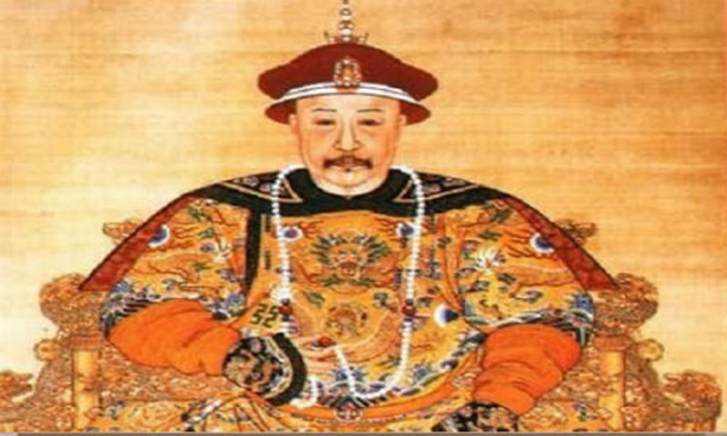 Đồng thời, hoàng đế Gia Khánh ra lệnh chặt toàn bộ cây cối xung quanh 3 đại điện bên trong Tử Cấm Thành để thích khách không thể ẩn náu hay leo cây để vượt tường đột nhập vào bên trong. Kể từ đó, khu vực trung tâm Tử Cấm Thành sạch bóng cây xanh.