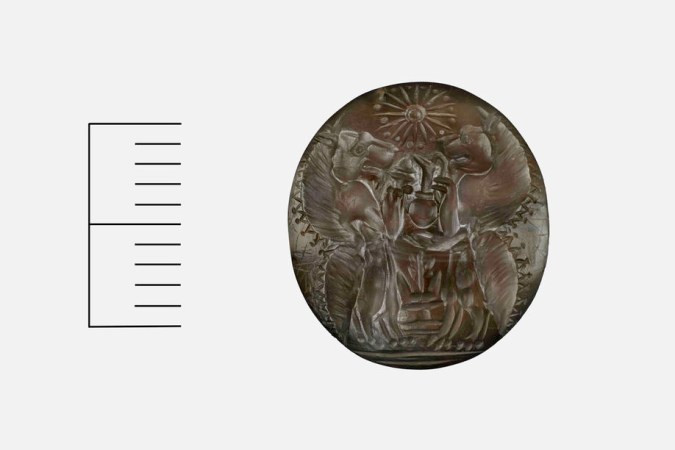 Do đó, việc tìm thấy ngôi mộ của "chiến binh Griffin" là một trong những khám phá độc đáo nhất tại Hy Lạp.