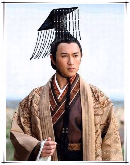 Bởi lẽ, trước khi qua đời, Hán Văn Đế dặn dò con cháu chỉ đặt các món đồ tùy táng là đồ gốm trong mộ. Thêm nữa, lăng mộ không được trang trí xa hoa và không đắp nấm đất cao để người dân bớt vất vả. Ảnh minh họa.