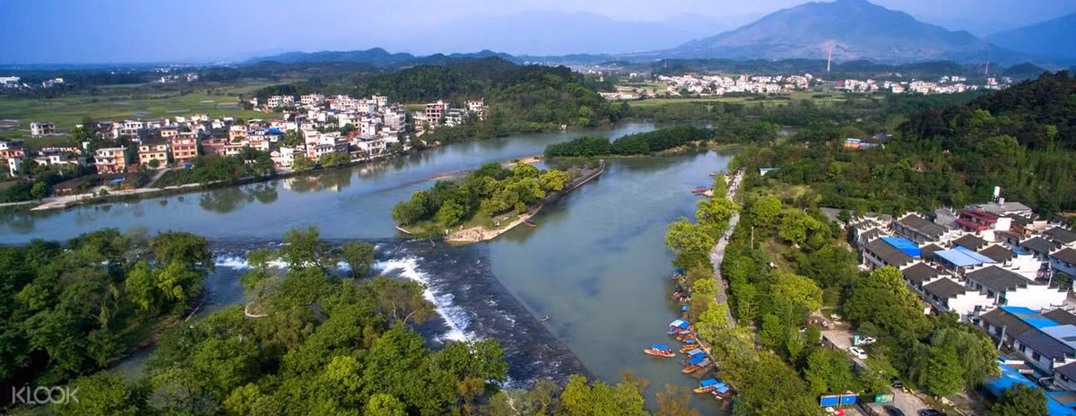 Sau khi hoàn thành, kênh Linh Cừ được sử dụng để tưới tiêu, vận chuyển tiếp tế quân sự và giao thương. Ngày nay, công trình này vẫn đóng vai trò quan trọng trong đời sống của người dân Trung Quốc.