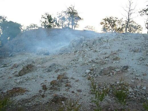 Từ Wingen trong ngôn ngữ của người Wanaruah có nghĩa là "lửa". Thần thoại Wanaruah lưu truyền trong dân gian kể về nguồn gốc lửa cháy ngàn năm không tắt ở núi Wingen.