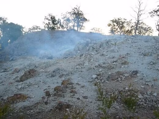 Từ Wingen trong ngôn ngữ của người Wanaruah có nghĩa là "lửa". Thần thoại Wanaruah lưu truyền trong dân gian kể về nguồn gốc lửa cháy ngàn năm không tắt ở núi Wingen.