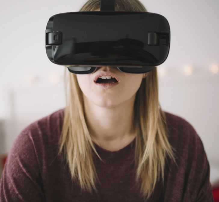 Nhiều thập kỷ sau, các nhà phát minh đã cho ra đời các thiết bị thực tế ảo dựa trên ý tưởng của Hugo Gernsback.