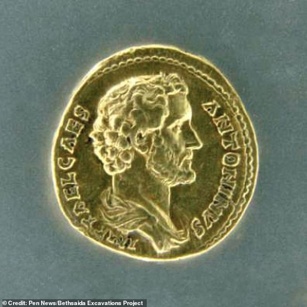 Tiến sĩ Mordechai Aviam của Viện Khảo cổ học Galilee Kinneret cho biết địa điểm khảo cổ được tìm thấy cách biển Galille khoảng 1,6 km có thể là thành phố Julias của La Mã mất tích nhiều thế kỷ trước.