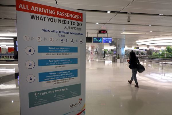 Thêm nữa, Malaysia quy định người nước ngoài có lịch sử đi lại qua những nước trong danh sách hạn chế nhập cảnh trong 14 ngày qua không được nhập cảnh vào nước này.