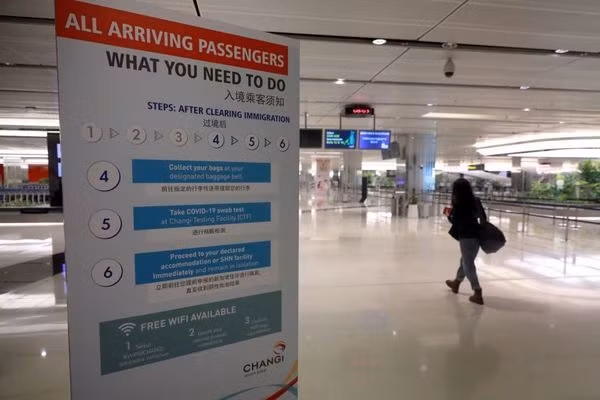 Thêm nữa, Malaysia quy định người nước ngoài có lịch sử đi lại qua những nước trong danh sách hạn chế nhập cảnh trong 14 ngày qua không được nhập cảnh vào nước này.