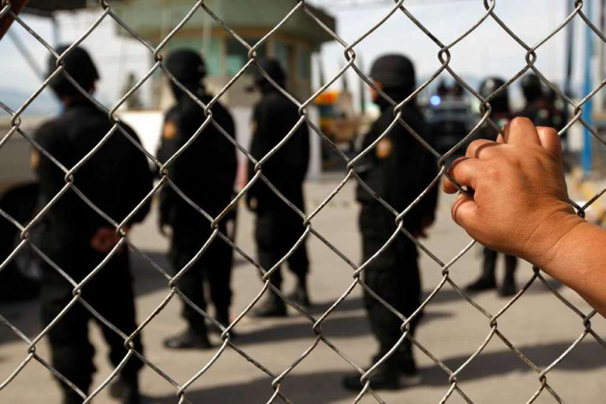 Ngày 19/2/2012, vụ ẩu đả giữa các thành viên thuộc 2 băng đảng ma túy đối địch tại nhà tù Apodaca, Brazil gây rúng động dư luận. Vụ việc này khiến 44 tù nhân thiệt mạng.