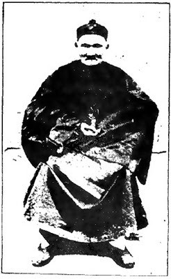 Khi câu chuyện về cụ ông Li Ching-Yuen được báo chí và truyền thông đăng tải nhiều, một cuộc tranh luận xảy ra. Theo đó, nhiều người hoài nghi về vệc liệu ông có thực sự sống tới năm 256 tuổi hay không.