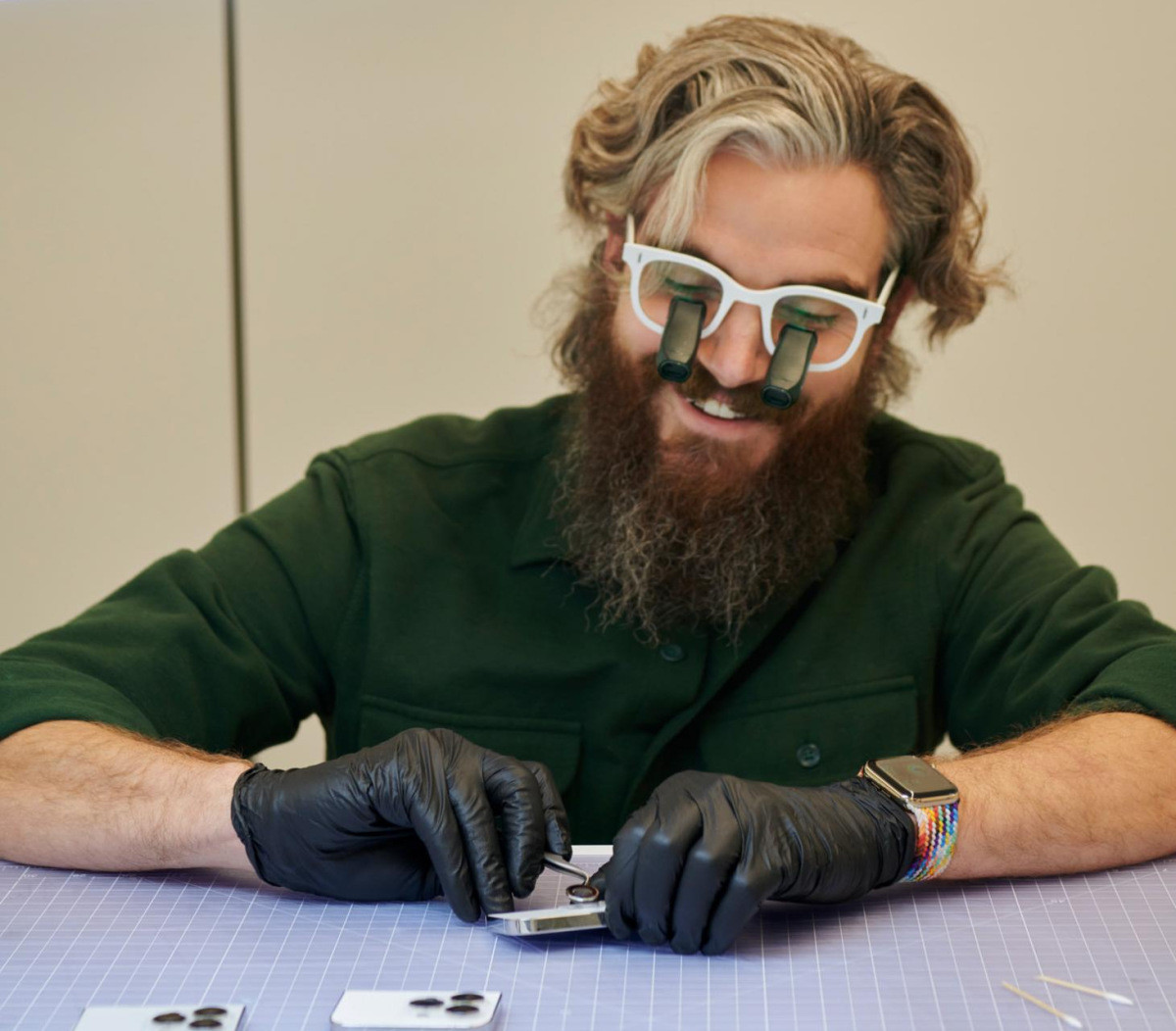 Phòng thiết kế này là nơi đội ngũ nhân viên của Apole làm nên những sản phẩm mới nhất như: iPhone, MacBook, Apple Watch...