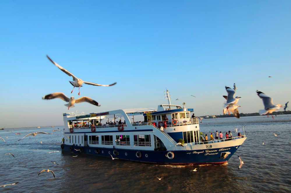 Do nước sông Yangon quá đục, đáy sông có nhiều bùn, dòng chảy xiết và có nhiều xác tàu đắm nên cuộc tìm kiếm quả chuông Dhammazedi vẫn chưa có kết quả khả quan.