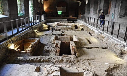 Tuy nhiên, các chuyên gia gặp khó khăn trong việc xác định bộ hài có thực sự thuộc về Lisa Gherardini hay không bởi việc so sánh ADN với người thân của bà không hề thuận lợi.