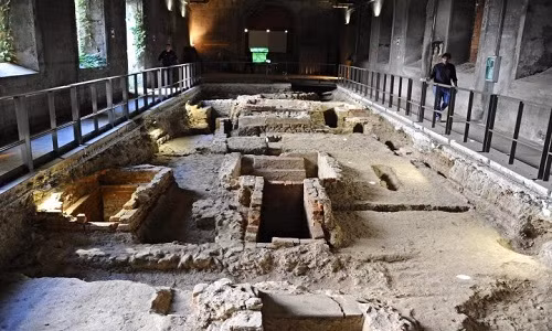 Tuy nhiên, các chuyên gia gặp khó khăn trong việc xác định bộ hài có thực sự thuộc về Lisa Gherardini hay không bởi việc so sánh ADN với người thân của bà không hề thuận lợi.