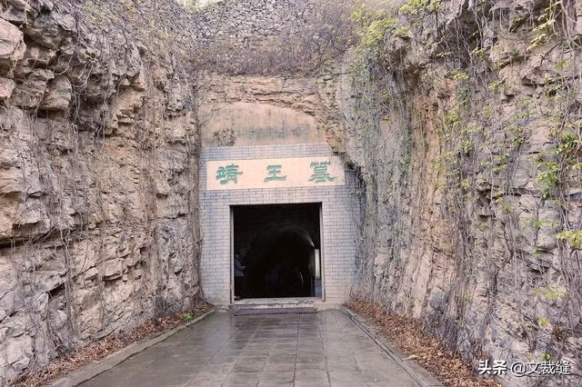 Mo mo co 2.000 tuoi, kinh ngac thay “noi ap suat” cuc la lung