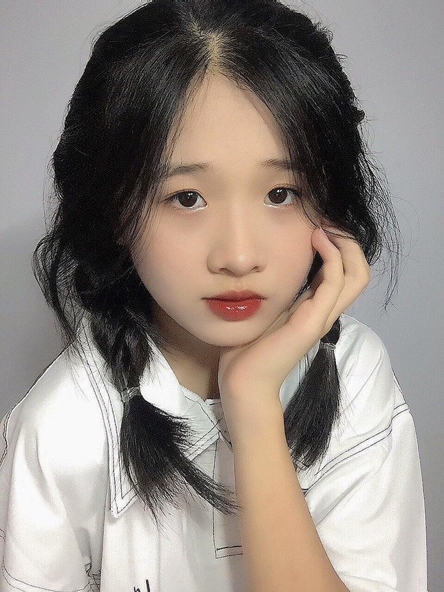 Nu sinh 16 tuoi lo anh doi thuong, tiet lo du dinh du hoc-Hinh-2