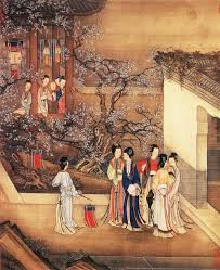 Các vật dụng bằng vàng xuất hiện lần đầu tiên vào thời nhà Thương (khoảng năm 1600 trước Công nguyên - 1046 trước Công nguyên).