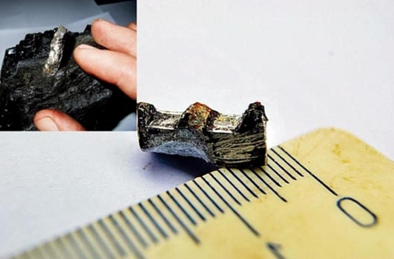 Điều này xuất phát từ việc nguồn gốc của bánh răng đó gây bất ngờ lớn. Người đàn ông Dmitry cho rằng thứ ông tìm thấy có thể rất đặc biệt nên nhờ các chuyên gia kiểm tra.