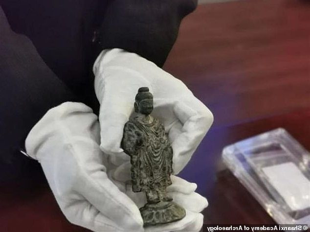 Việc tìm thấy 2 pho tượng Phật và những đồ tùy táng trong mộ cổ hứa hẹn giúp các chuyên gia giải mã đời sống tôn giáo của người dân Trung Quốc trong triều đại trên.