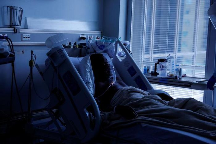 Boris Bryant được xác nhận dương tính với virus SARS-CoV-2 nằm trong phòng cách ly tại cơ sở điều trị COVID-19 ở Đại học Y Arkansas, Little Rock, Arkansas, Mỹ ngày 16/8/2021.