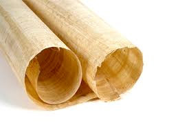 Loại giấy nổi tiếng của người Ai Cập thời cổ đại được sử dụng vào nhiều mục đích như: viết sách, may buồm, làm dép, dệt thảm...