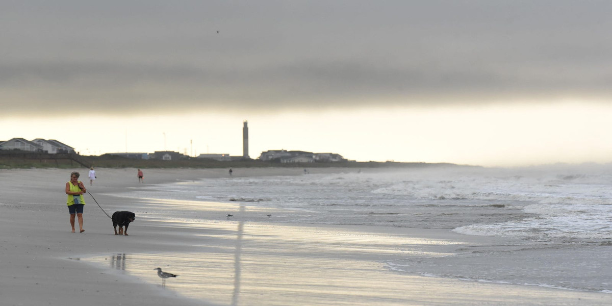 Trong hơn 150 năm qua, người dân sống ở các vùng ven biển Bắc Carolina nghe thấy những âm thanh bí ẩn như vụ nổ lớn. Âm thanh kỳ bí này được gọi là "Seneca Guns".