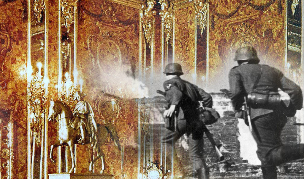 Căn phòng hổ phách là món quà vua Phổ Friedrich Wilhelm I tặng Sa hoàng Nga là Pier đại đế vào năm 1716. Sau khi đưa đến Nga, căn phòng được mở rộng và trang trí thêm nhiều bảo vật khác trong một diện tích hơn 55m2 với 12 bức vách, 12 cột trụ.