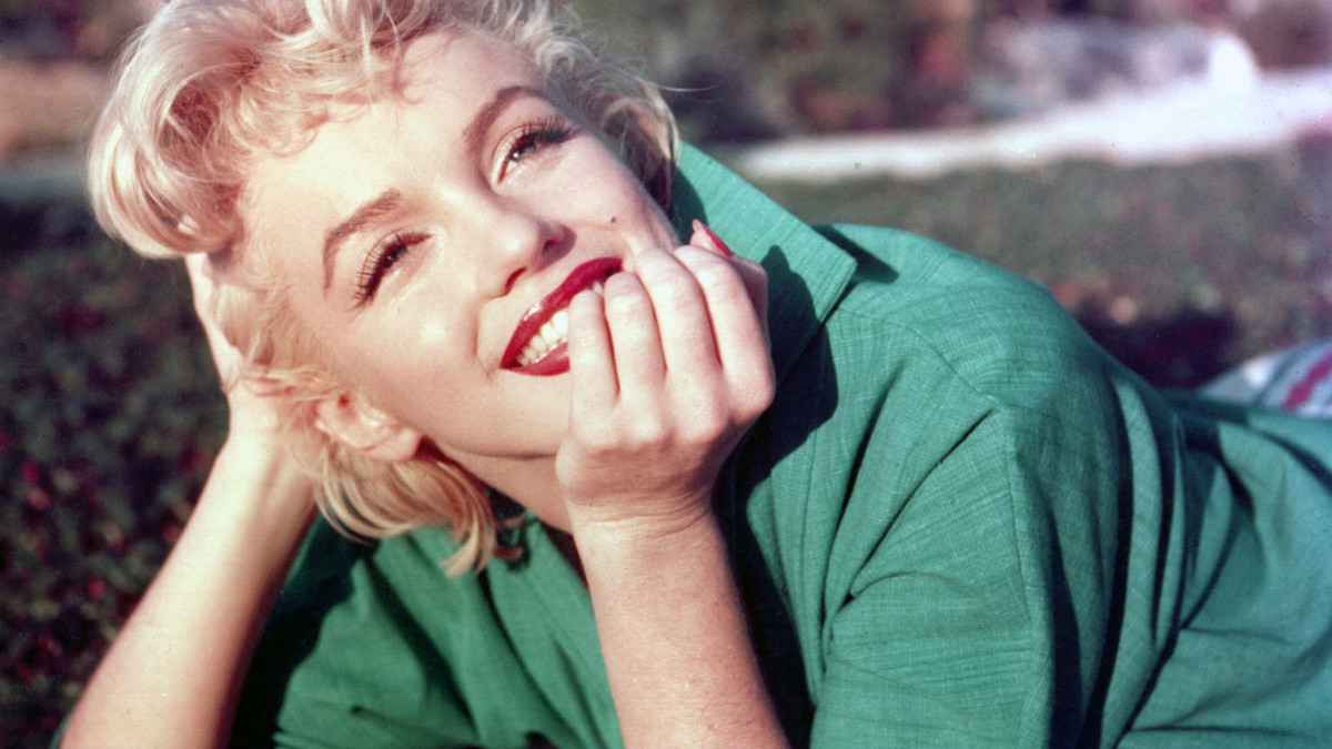 Kết thúc quá trình điều tra, cảnh sát tuyên bố cái chết của Marilyn Monroe được kết luận là một vụ tự tử. Tuy nhiên, một số người hoài nghi kết luận này và cho rằng nữ minh tinh có thể bị giết hại.