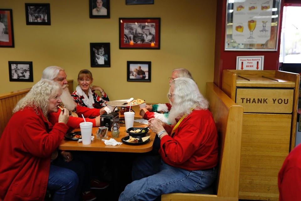 Sau khi ông Howard qua đời, hai học trò là vợ chồng Mary Ida và Nate Doan tiếp quản ngôi trường rồi quyết định chuyển trường đến Midland, Michigan.