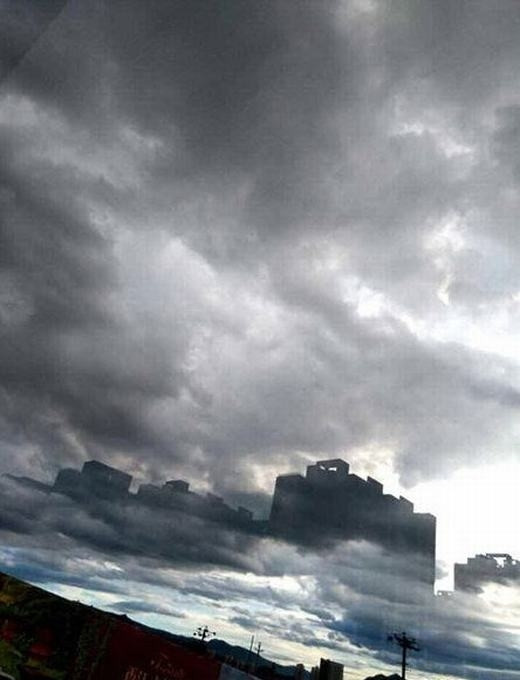 Ky bi “thanh pho ma” thoat an thoat hien tren bau troi Trung Quoc