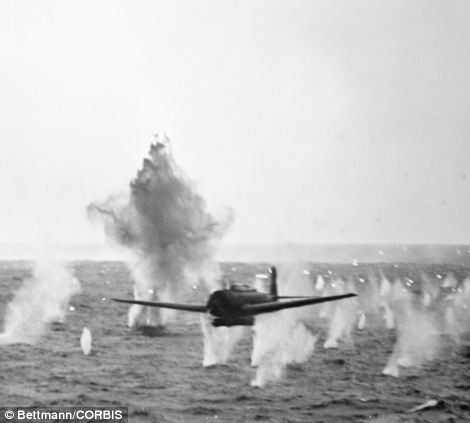 Vào năm 1944, quân đội Mỹ thực hiện một cuộc tấn công quy mô lớn nhằm vào căn cứ chính của Nhật Bản ở Chuuk Lagoon.