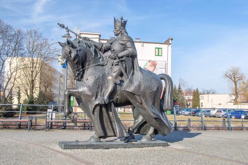 Sau một thời gian kiểm tra, họ phát hiện các nhà khảo cổ tiếp xúc với một loại vi nấm gây bệnh mang tên Aspergillus flavus. Loại nấm này gây nhiễm trùng, bệnh suyễn, dị ứng ở một số người. Những người có hệ miễn dịch kém thì khi tiếp xúc với Aspergillus flavus thì có thể trở thành nguyên nhân gây tử vong.